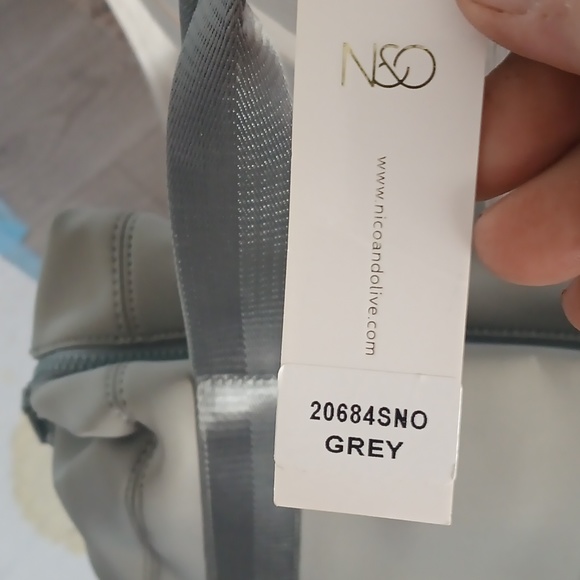 NWT NICO & OLIVE PURSE - Picture 3 of 4